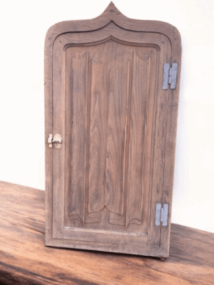 Rénovation et décapage par aérogommage porte en bois
